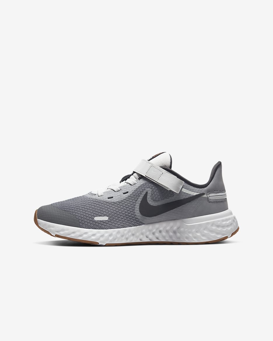 Nike Revolution 5 FlyEase Older Kids Running Shoes Wide Nike ZA